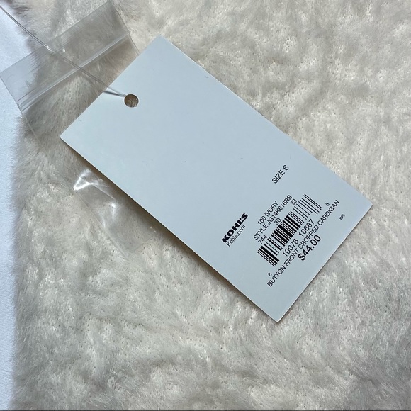 NWT So Women’s Button Front Cropped Cardigan Size Small Ivory - Picture 6 of 8